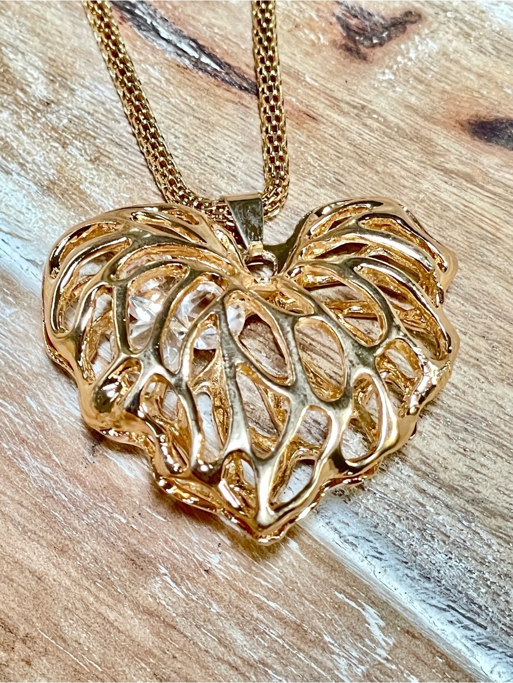 Gold Heart Filigree Pendant Necklace - Elegant Womens Jewelry